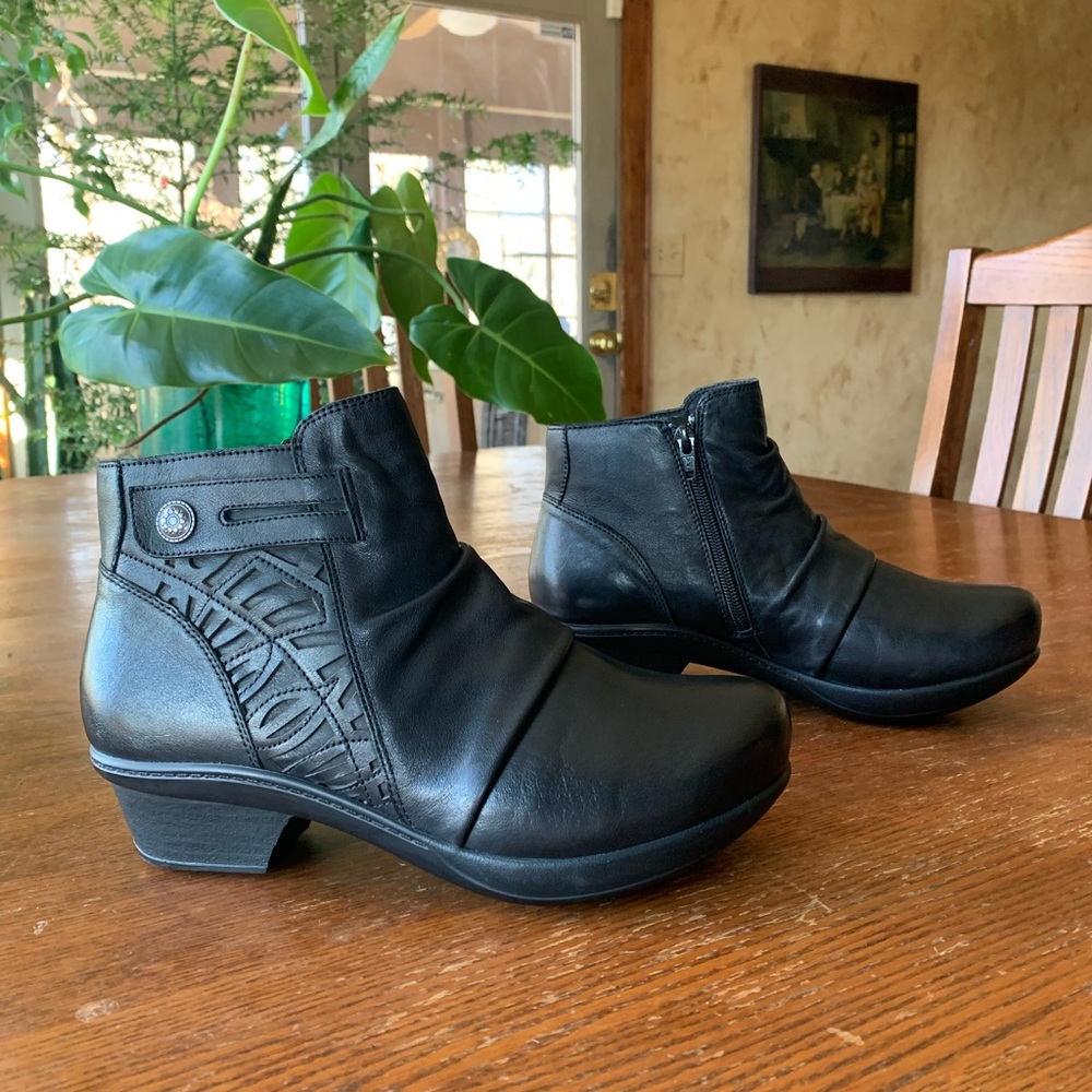 Abeo Cadence Booties Black Women's Size US 8.5